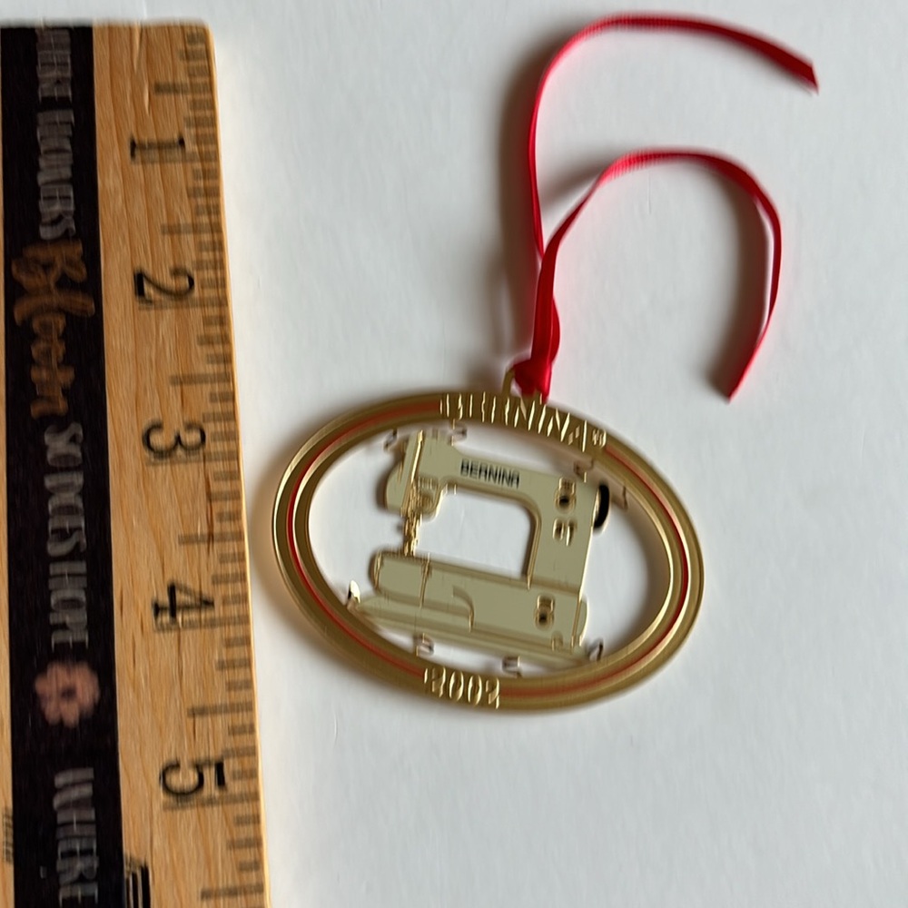 Bernina Holiday Ornament 2002 Sewing Machine Ornament Bernina Sewing Machine - Picture 3 of 14